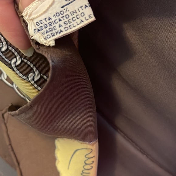 Gucci authentic scarf in mint pre owned condition minor flaw has been pictured. - Picture 6 of 9